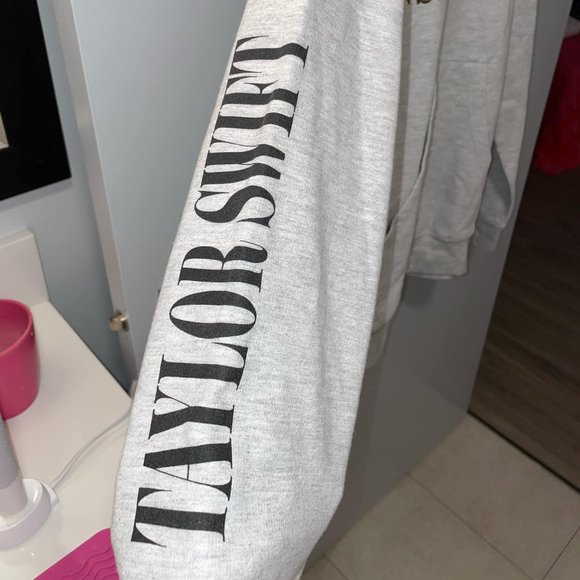 Taylor Swift Eras Pre-Folklore Grey Hoodie Small - Picture 1 of 2